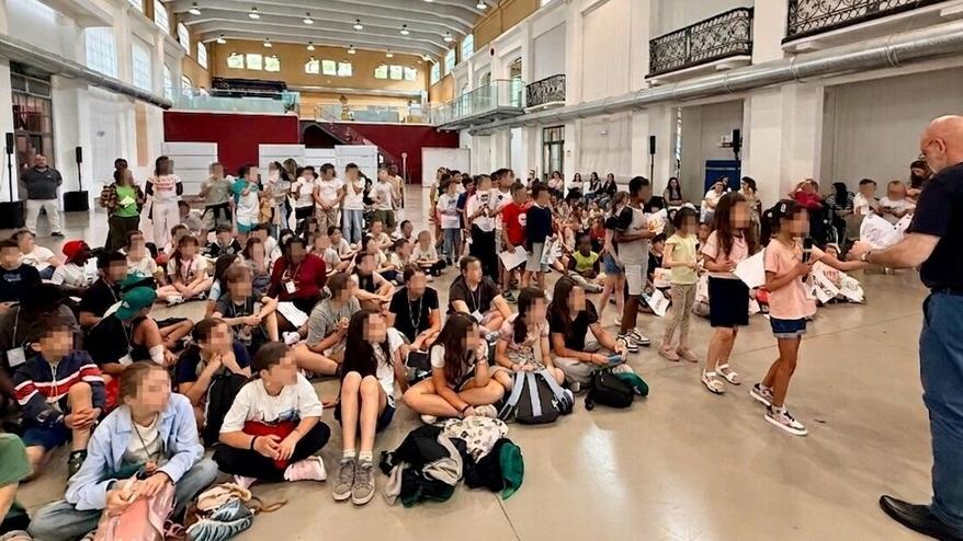 Indagato all’incontro coi bimbi. È “scaricabarile” sull’invito
