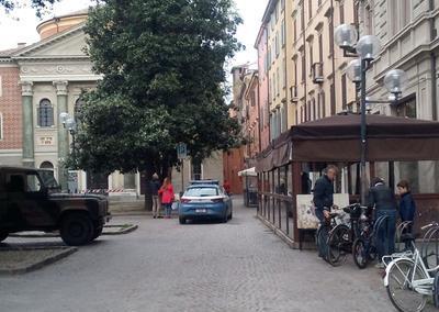Rissa tra giovanissimi in centro Paura tra i tavolini dei locali
