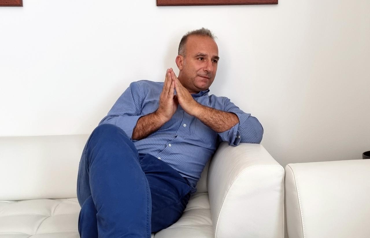 
	Il sindaco Angelo Stochino

