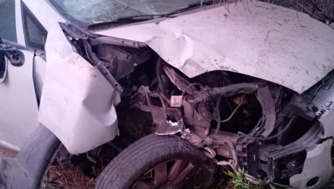 Si schiantano in auto contro un cancello: gravi tre giovanissimi