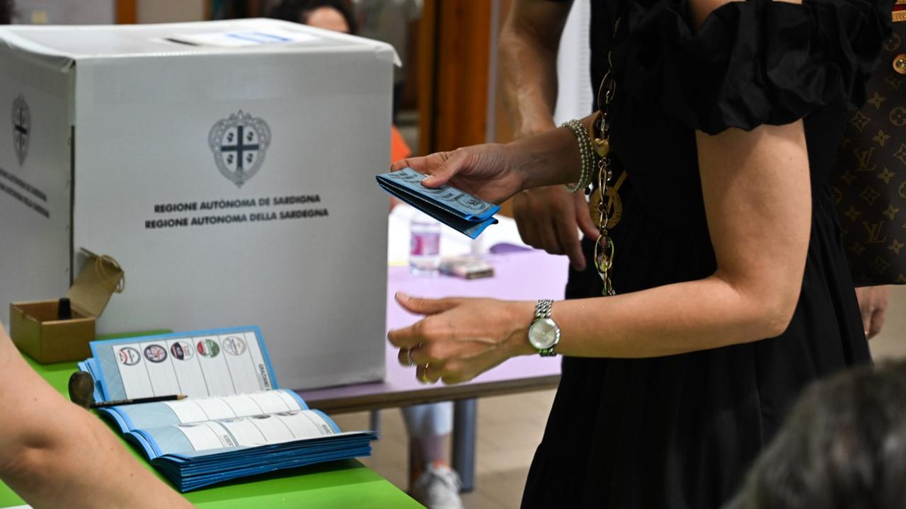 Sindaci riconfermati, bocciature eccellenti e vittorie per 3 voti: tutte le curiosità delle comunali in Sardegna