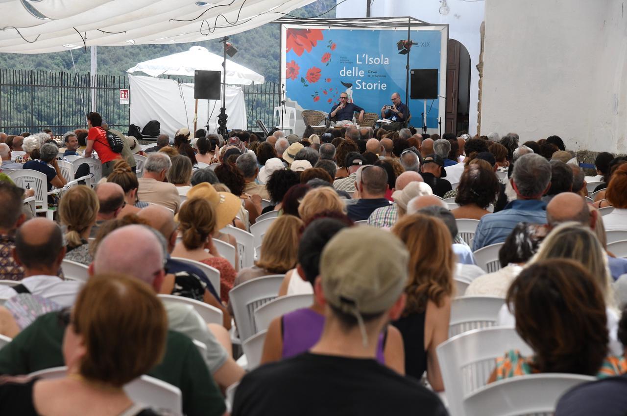 Gavoi festival letterario "L'Isola delle Storie"