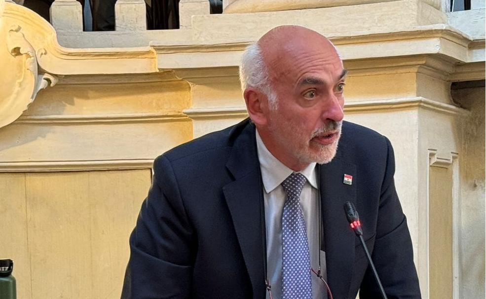 Il consigliere Aguzzoli shock in Sala Tricolore: «Teoria da handicappato mentale»