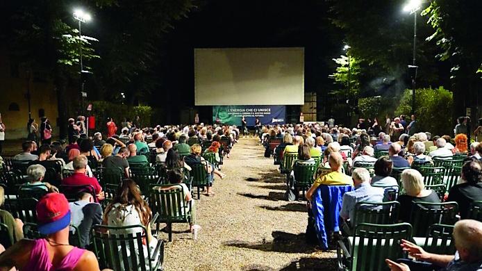 Reggio Emilia, torna il cinema all’aperto all’Arena Stalloni: il programma dell’estate 2026