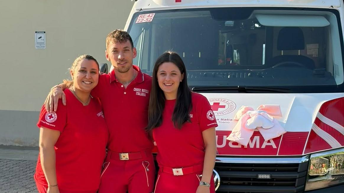 Toano, la bimba ha fretta di nascere: parto sull’ambulanza davanti al ristorante