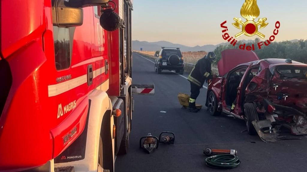Sorpasso azzardato con l’auto rubata: muore il conducente, feriti una carabiniera e il figlio – Ecco chi è la vittima