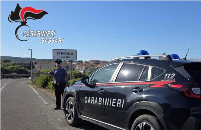 In auto senza patente e con la cocaina, all’alt dei carabinieri scappano nei campi: due uomini nei guai a Stintino