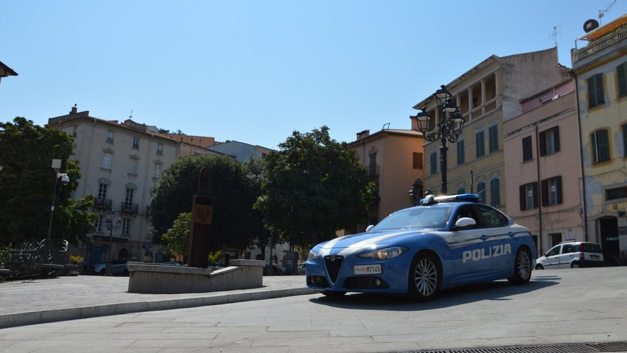 Aggredì un amico e incendiò la sua auto: locali vietati per 3 anni per un uomo del Sassarese