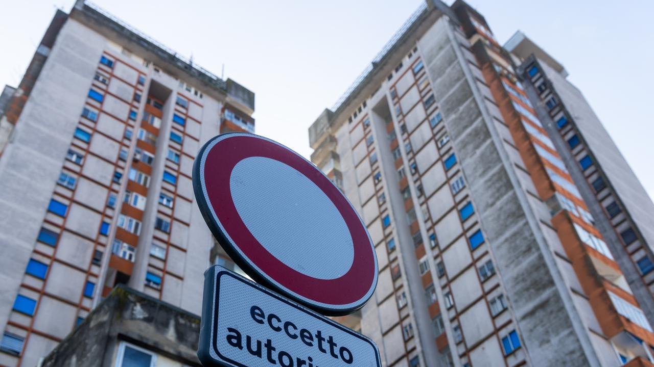 Grattacielo di Ferrara, ladri in azione: e gli inquilini non entrano