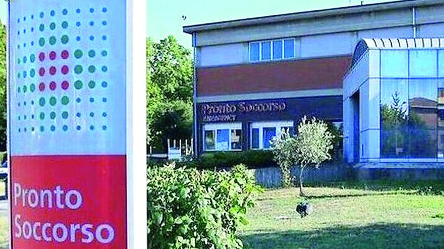 Atti osceni sulla barella al Pronto soccorso davanti a una minorenne: denunciato un uomo di 31 anni