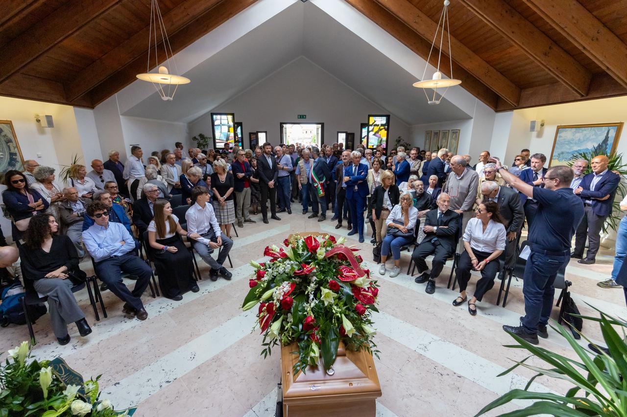 Ferrara e l’ultimo saluto al Duca Rosso: «Roberto Soffritti, molto più di un sindaco»