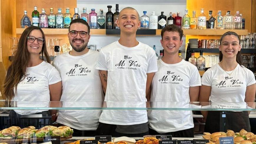 Lido Estensi, da compagni di scuola a colleghi: cinque baristi al “Mi Vida”