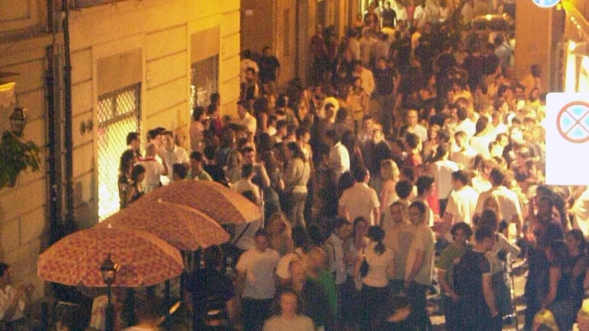 Movida, il Comune prepara la stretta sui locali per un’estate “pacifica”