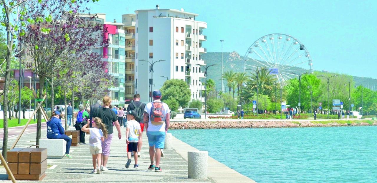 Compro, vendo, investo: le case come miniere d’oro. Il boom a Olbia, Sassari frena
