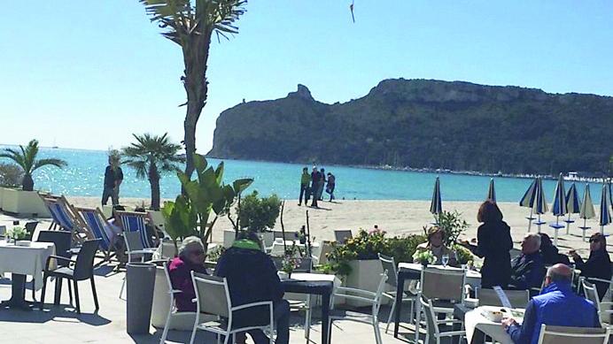 Ville e appartamenti, a Cagliari acquisti record al Poetto
