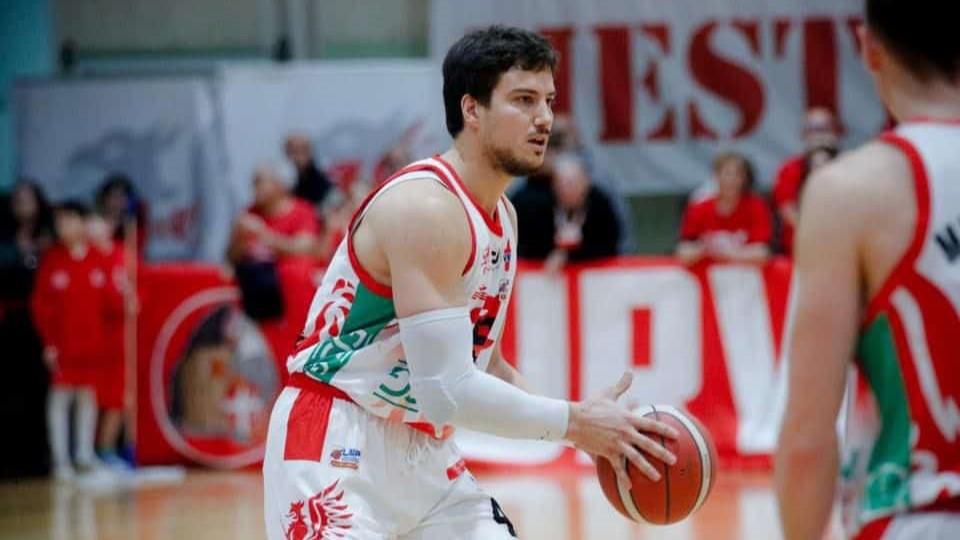 La Dinamo ufficializza il primo acquisto: l’ala pivot Simone Aromando
