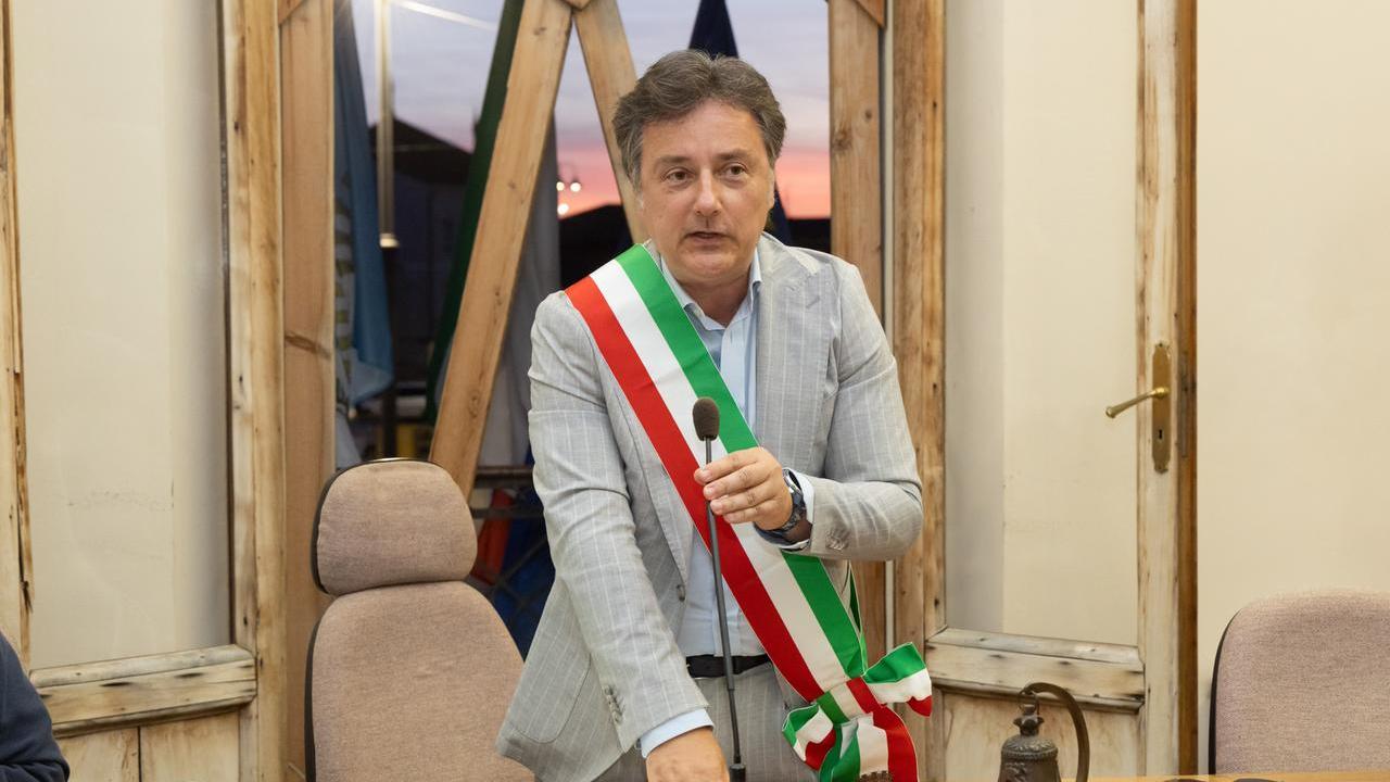La fiamma tricolore arde a Bondeno. Il sindaco Simone Saletti entra in Fratelli d’Italia