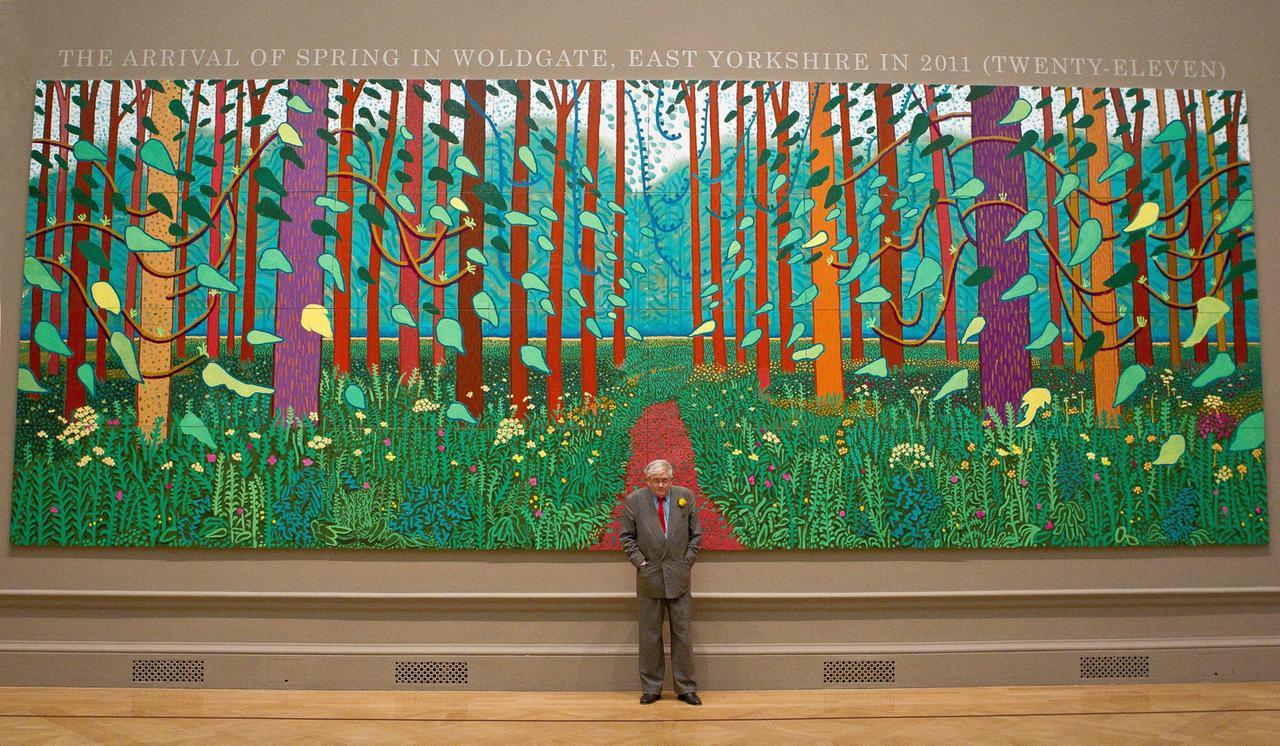 Morto David Hockney, il maestro della Pop Art che trasformò piscine, paesaggi e iPad in arte contemporanea