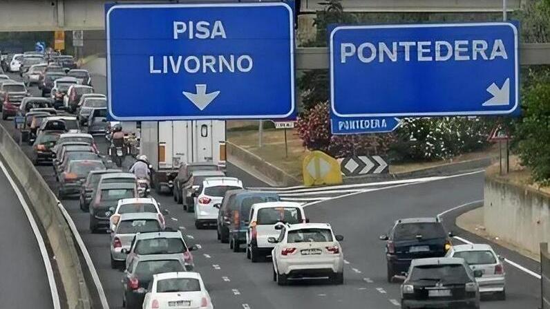 Un tratto della Fi-Pi-Li (foto d'archivio)