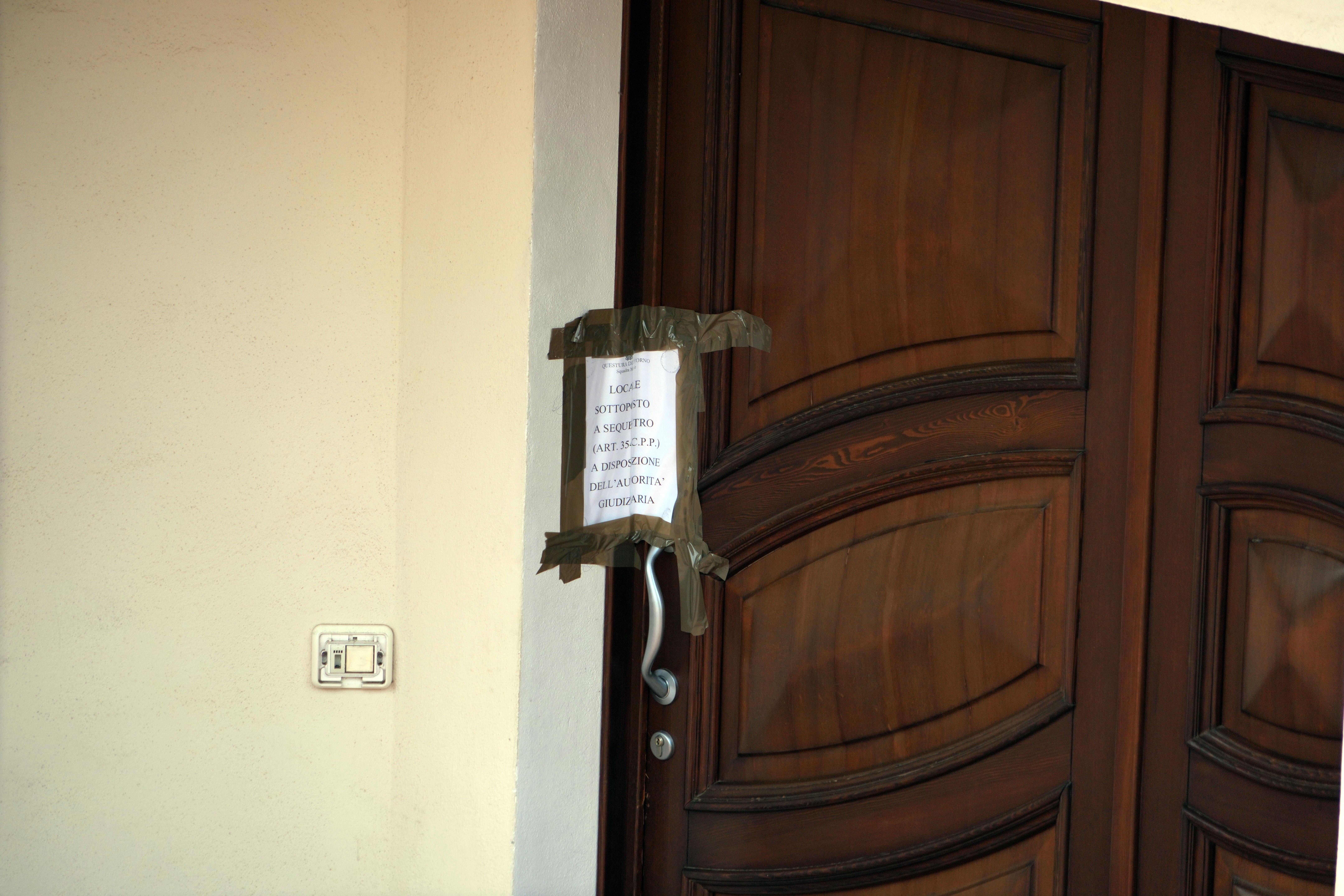 L'ingresso della villa del Castellaccio, che è stata sequestrata (foto Stick)
