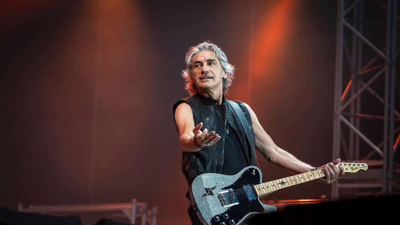 Ligabue e il caso Rcf Arena: «Mi chiedo come sia possibile. Enorme tristezza per Reggio Emilia»
