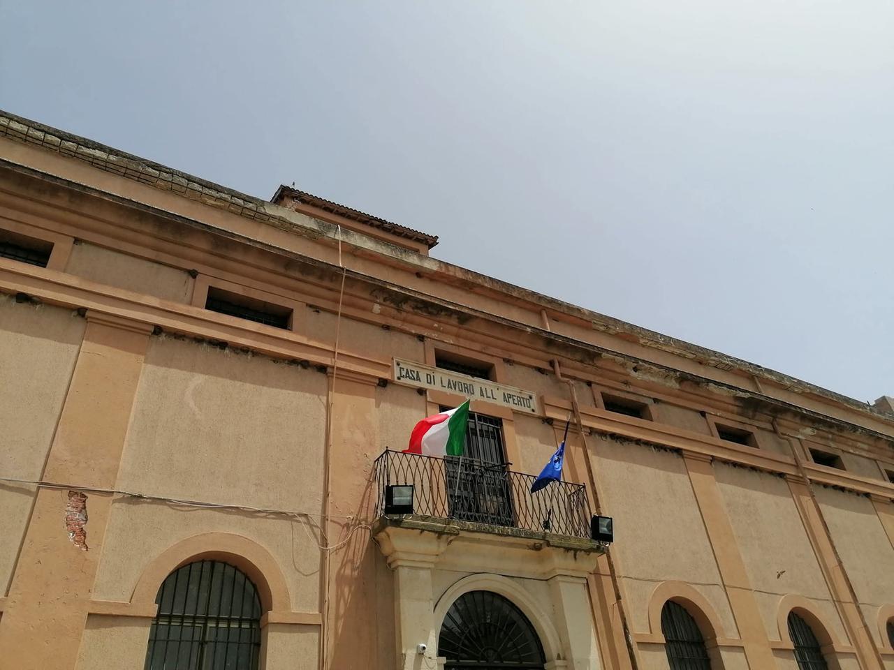 Isili, la colonia penale modello sotto pressione: «Troppi internati, così può esplodere»