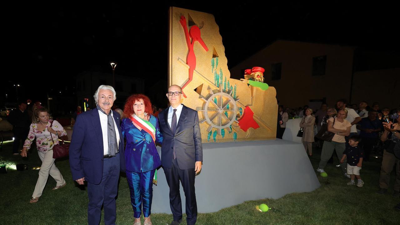 L'architetto Oreste Ruggiero, la sindaca Marzia Niccoli e Raffaele Lenzi della Fondazione Caript (foto Nucci)
