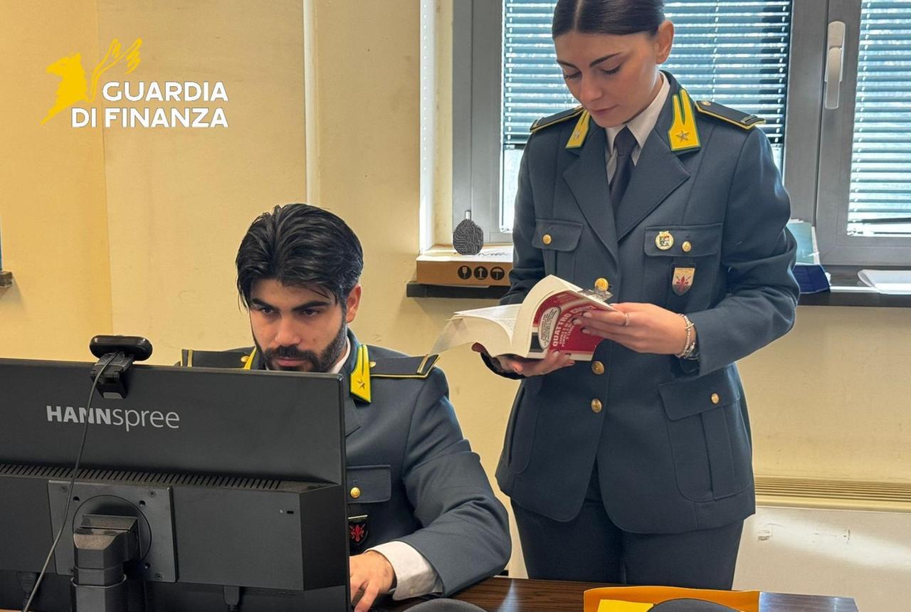 Castelnuovo, scoperto parrucchiere abusivo: sequestrato il salone