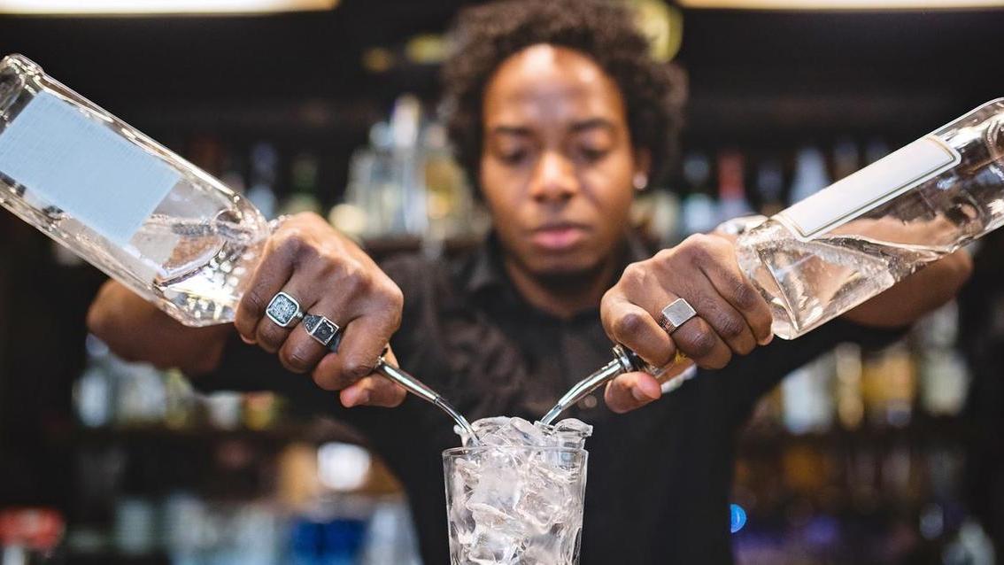 Cagliari capitale dei cocktail: al via la Sardinia Cocktail Week con i grandi nomi della mixology mondiale – Il programma