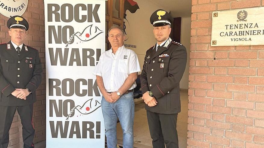 Oggetti rubati e mai reclamati: i carabinieri decidono di donarli in beneficienza