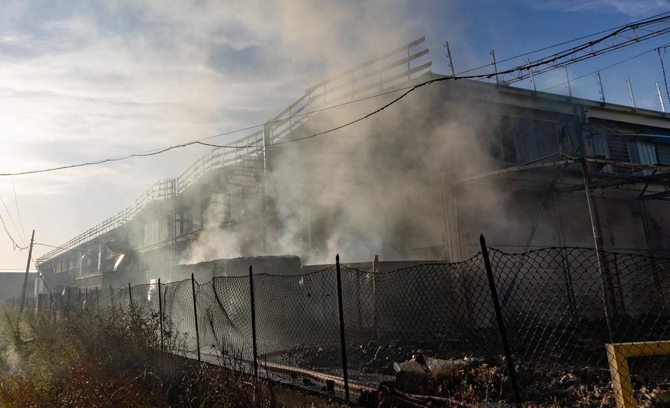 Maxi incendio nell’azienda di imballaggi