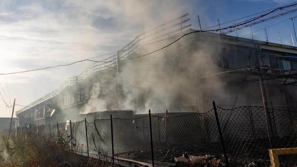 Maxi incendio nell’azienda di imballaggi