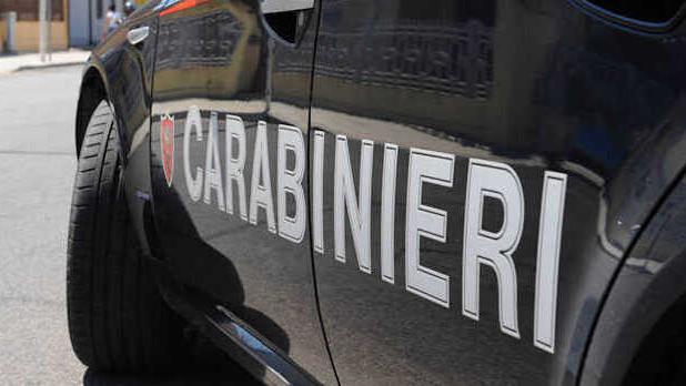 Aggressione choc tra vicini di casa: «Che paura, voleva strangolarmi»