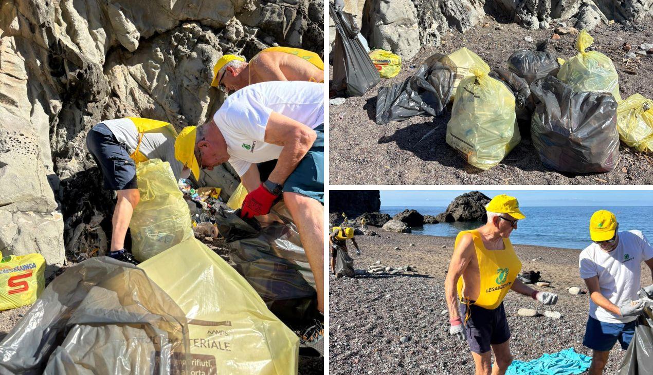 Livorno, volontari alla Cala del Leone: «Via una tonnellata di rifiuti dalla baia»