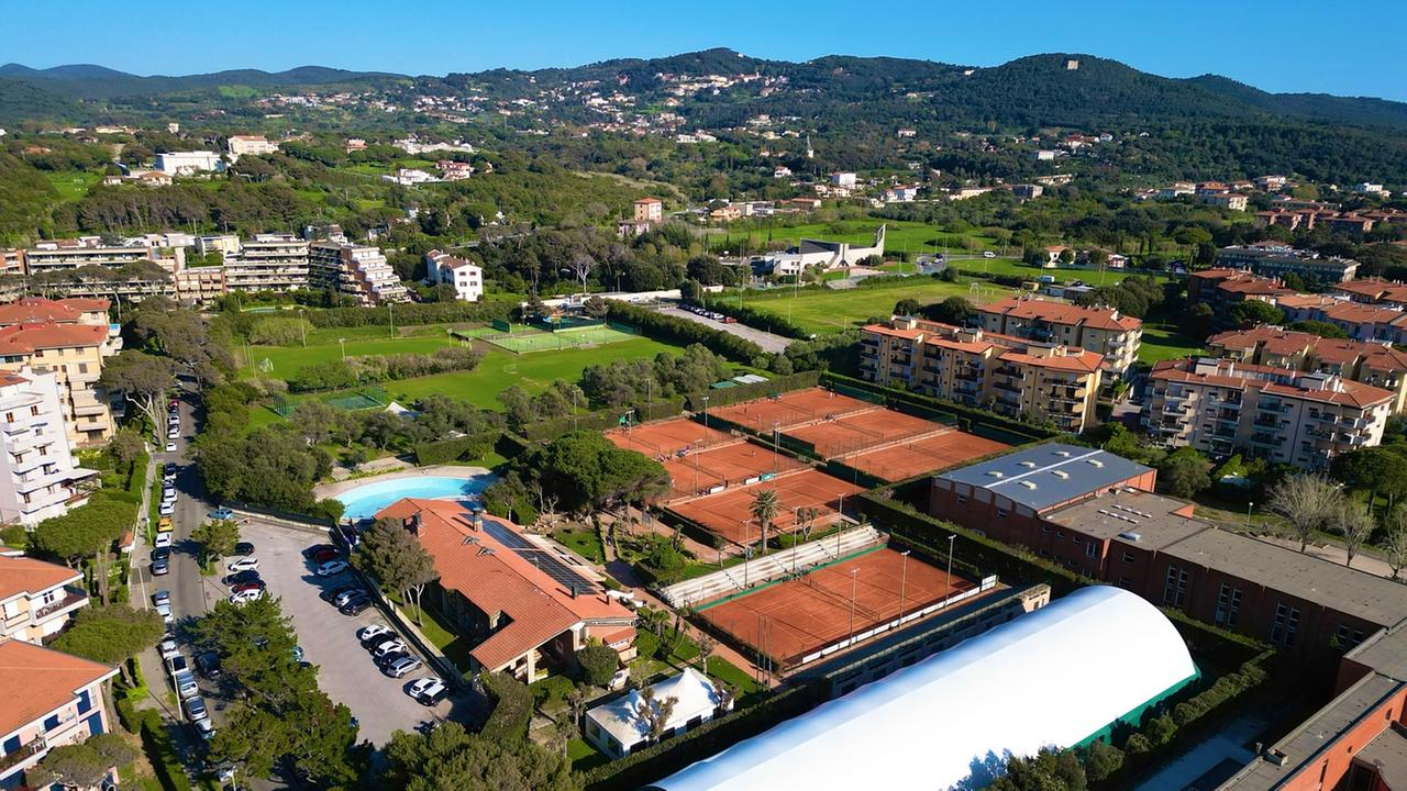 Una veduta aerea del tennis club di Banditella (foto d'archivio)