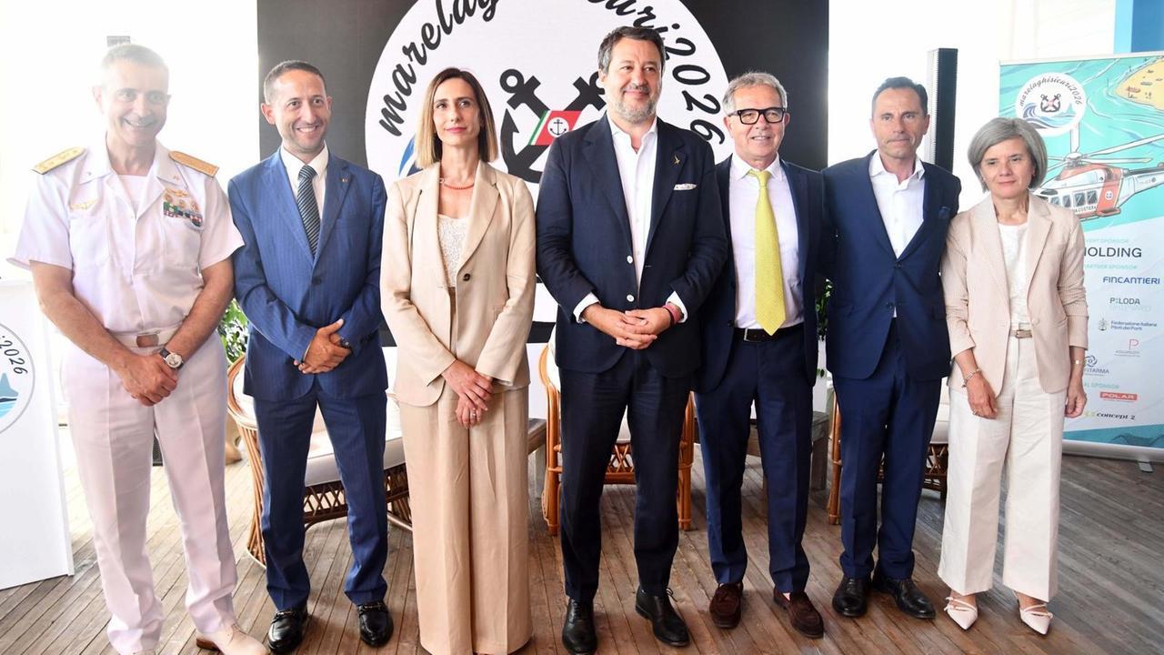 Il ministro Salvini a Porto Rotondo per lanciare l’operazione “Mare e laghi sicuri” della guardia costiera