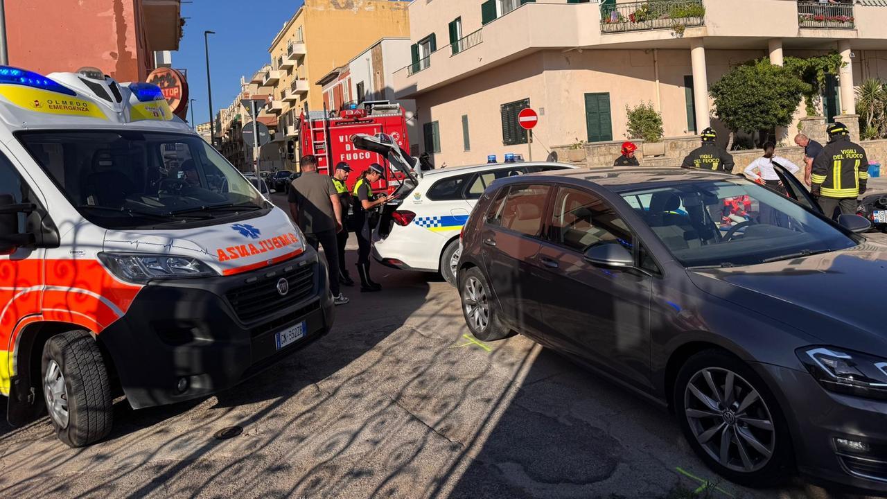 Alghero, violento schianto tra un’auto e una moto: due feriti