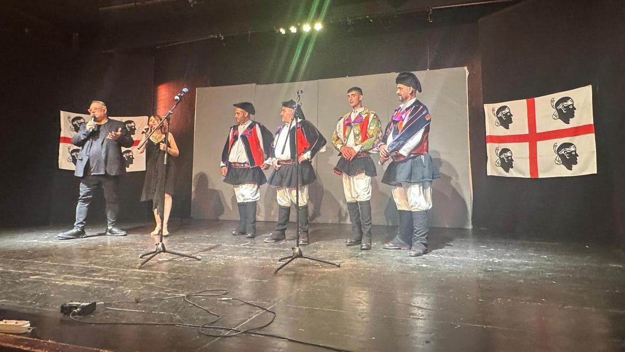 I tenores di Oliena incantano il teatro Gassman di Civitavecchia