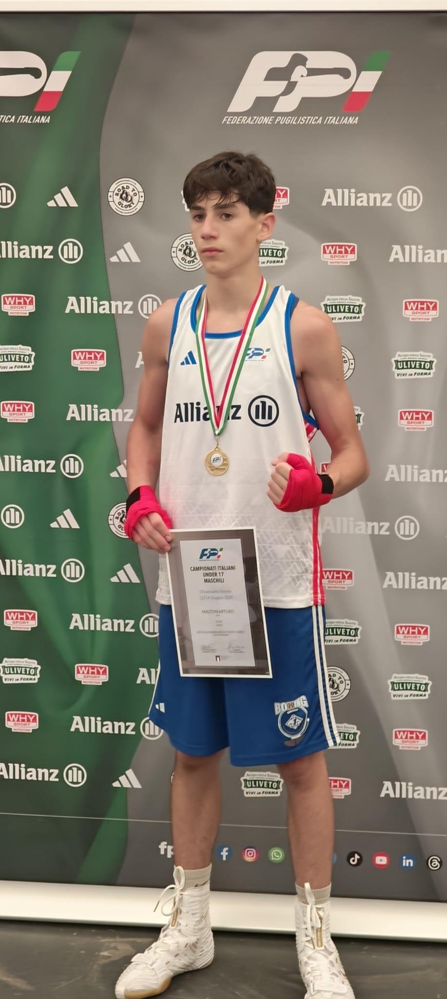 Il pugile di Porto Torres Alturo Maltoni campione italiano Under 17