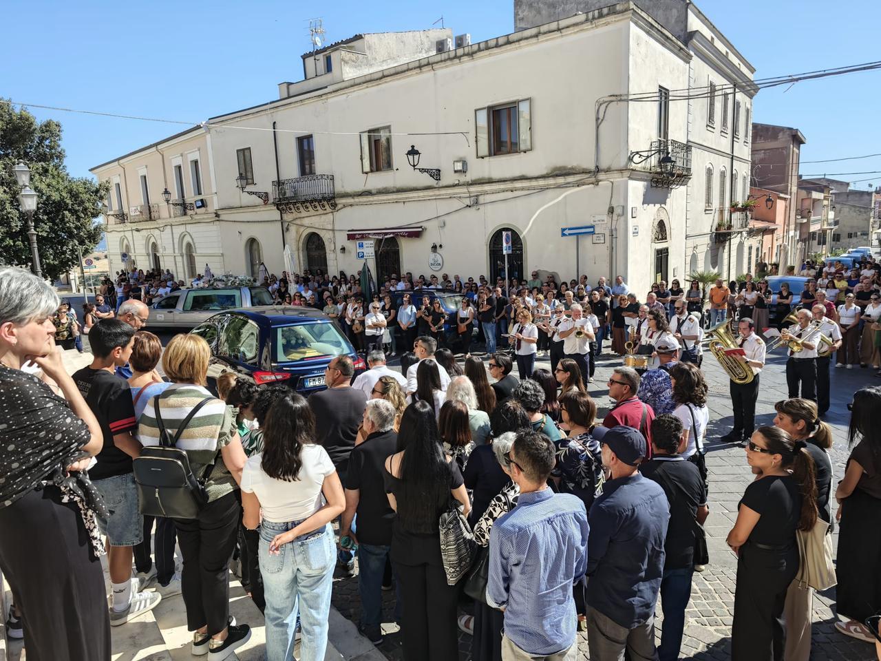 L’ultimo abbraccio di Ploaghe ad Antonella Serusi