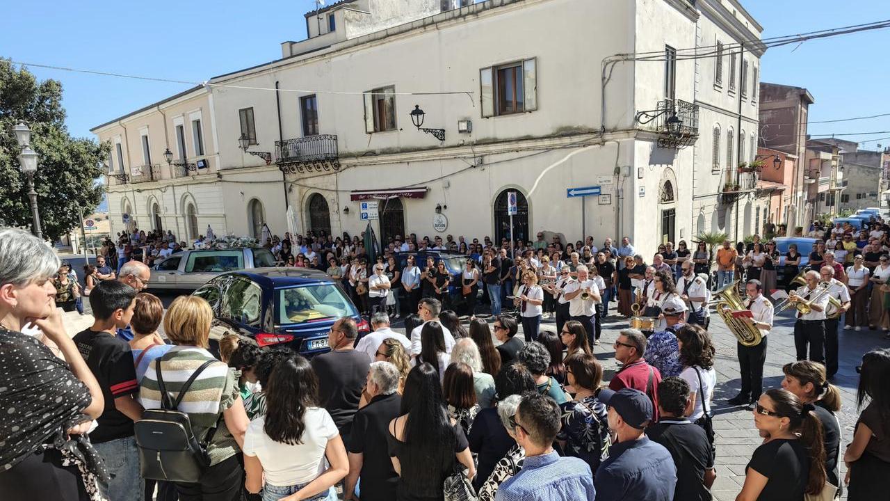 L’ultimo abbraccio di Ploaghe ad Antonella Serusi