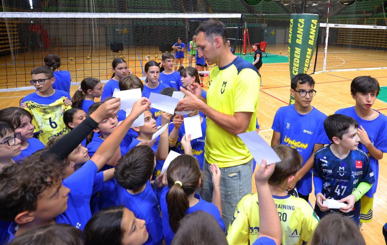
	Roberto Russo ha incontrato i giovani pallavolisti modenesi del Summer Camp

