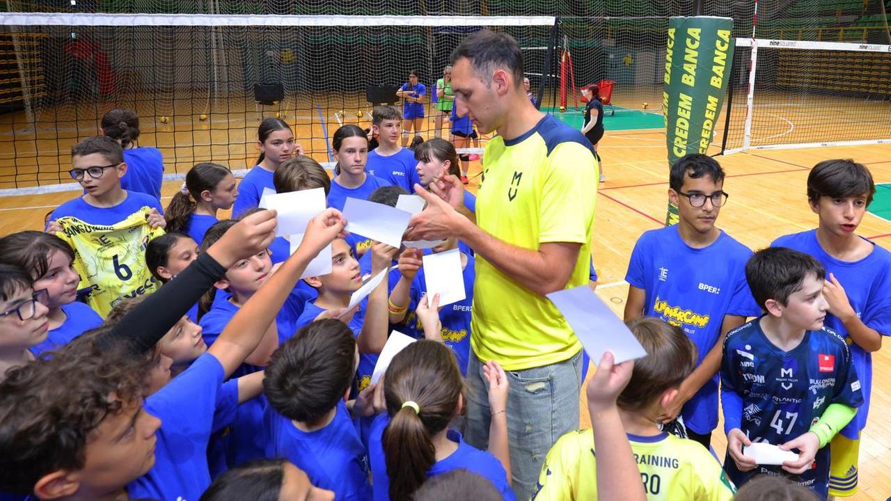 Roberto Russo ha incontrato i giovani pallavolisti modenesi del Summer Camp