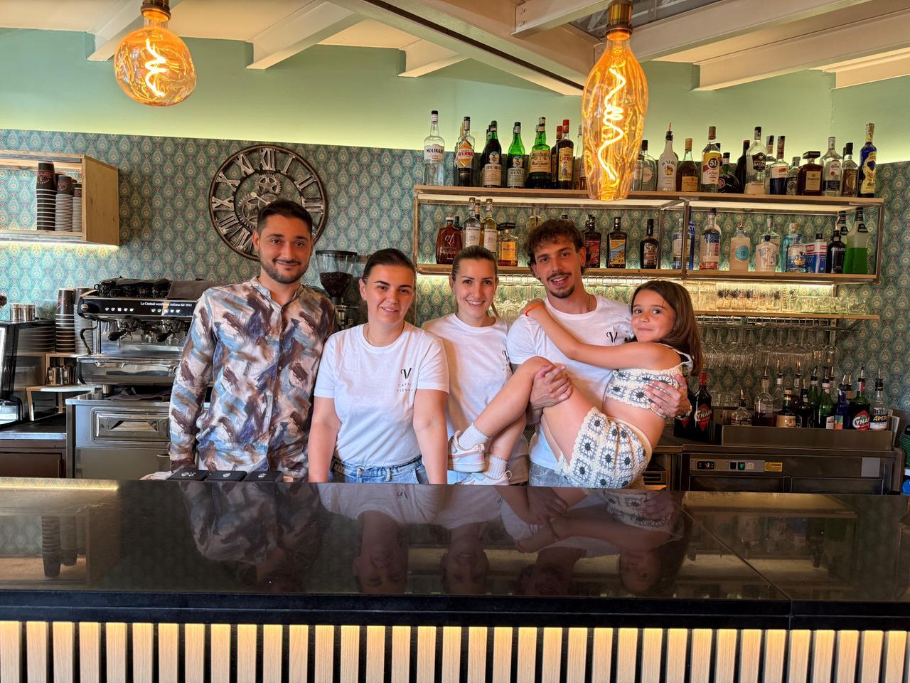 Ferrara, riapre il Caffè Vienna di via Bologna: nuova gestione e colori