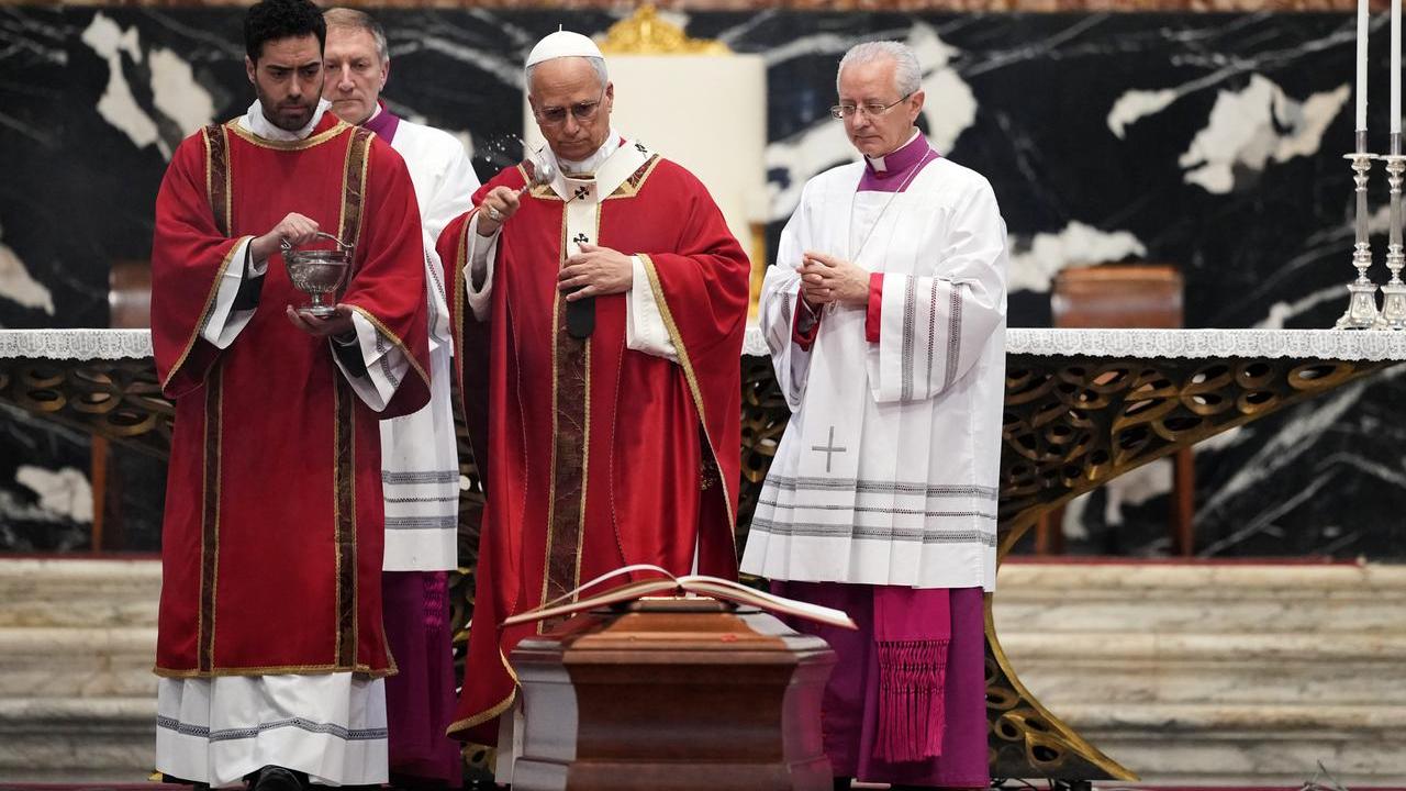 I funerali del cardinale Ruini in San Pietro, Papa Leone: «Pastore saggio, la Chiesa gli deve moltissimo»