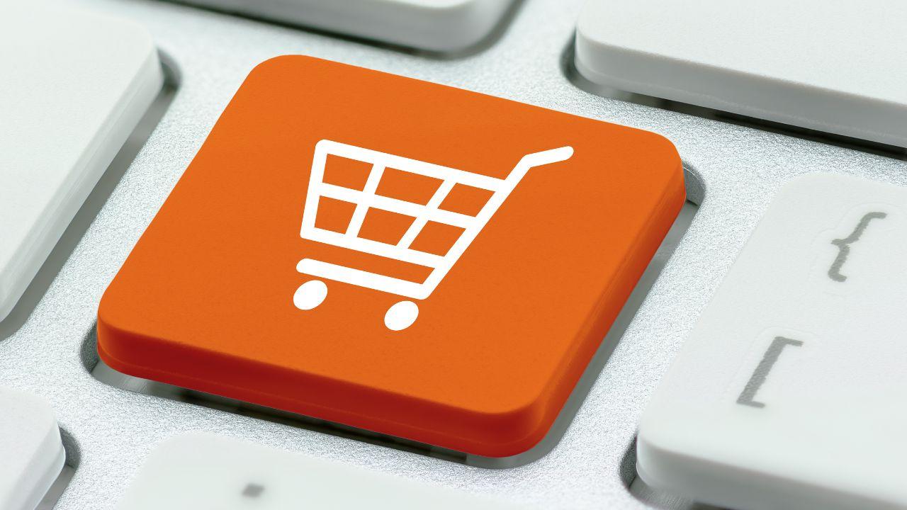 Da oggi cambia lo shopping online: arriva il pulsante di recesso