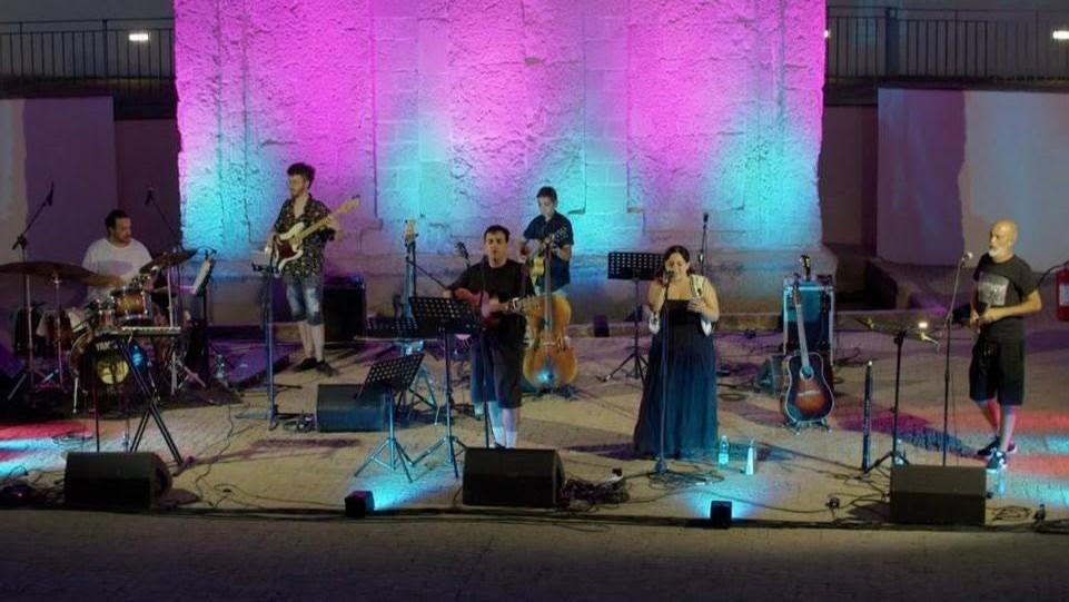 Il Billèllera Festival accende Sorso: percussioni, launeddas e psichedelia all’anfiteatro
