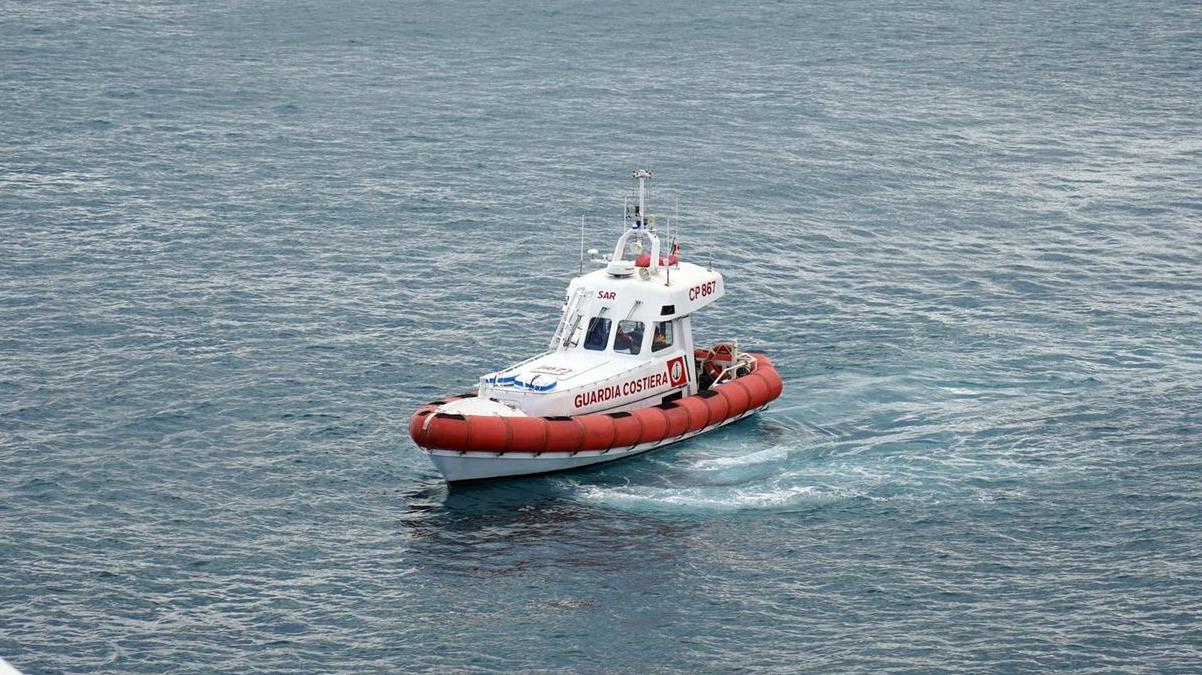 Cecina, maxi sequestro di cocaina: fuggiti due uomini con tuta da sub