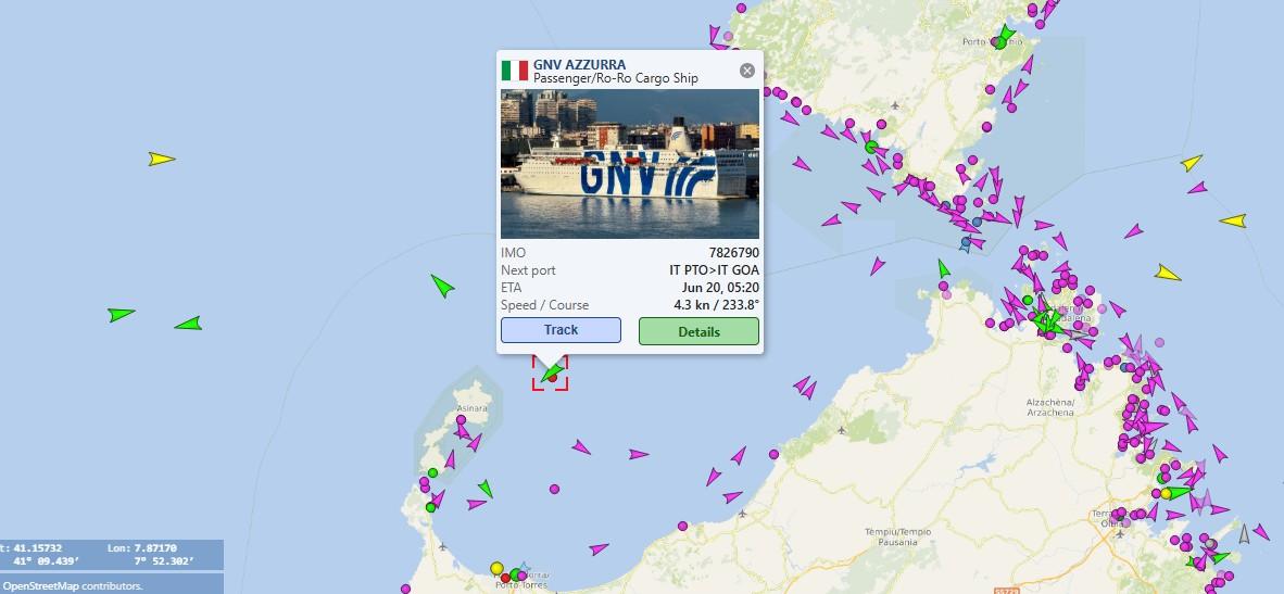 Incendio sul traghetto Gnv Azzurra, la nave verrà trainata a Porto Torres: ecco quando arriverà