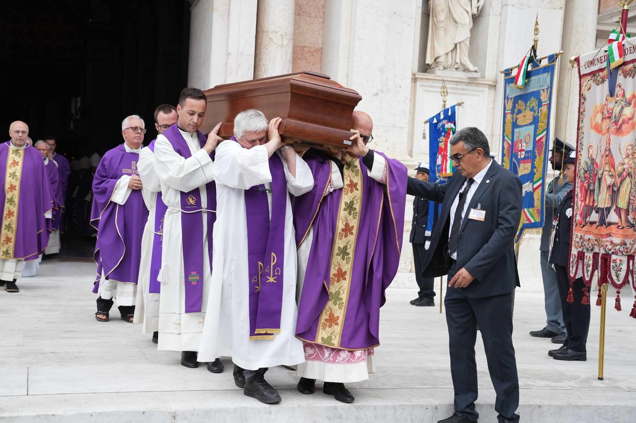 I funerali del cardinale Ruini e Reggio Emilia: «Sei stato un uomo saggio»